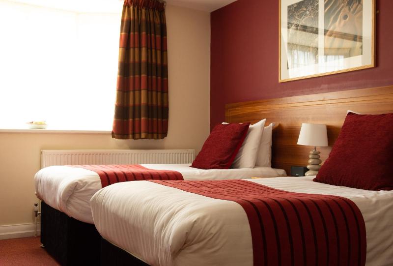Executive Twin Room image 4
