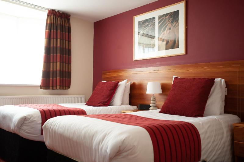 Executive Twin Room image 2