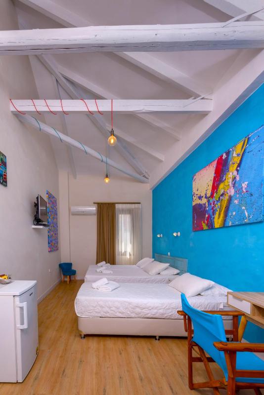 Standard Triple Room image 2