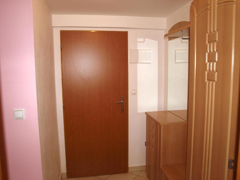 One-Bedroom Apartment image 2