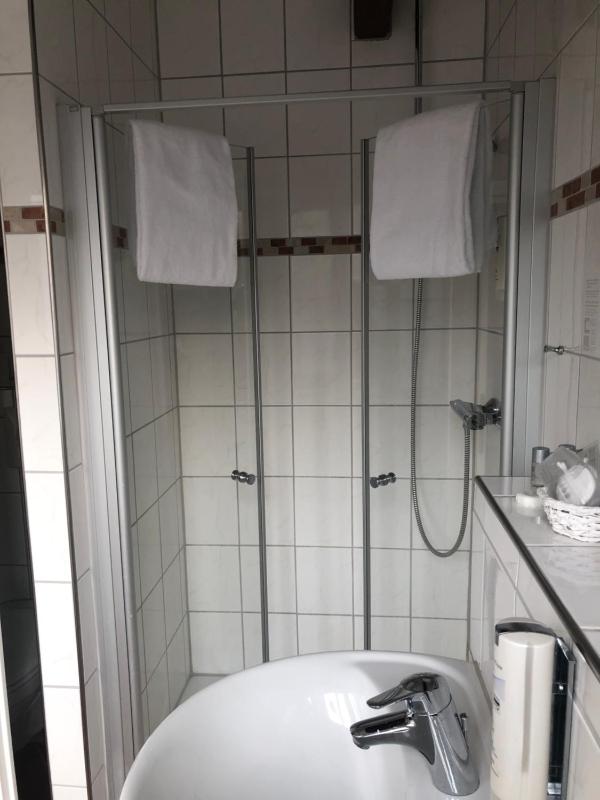 Double or Twin Room with Shower image 3