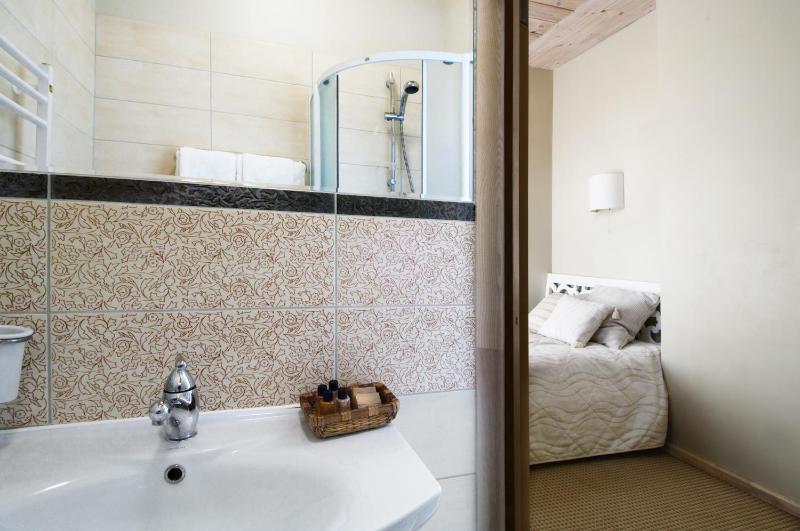 Small Double Room image 2