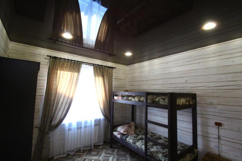 Family Room with Garden View image 2