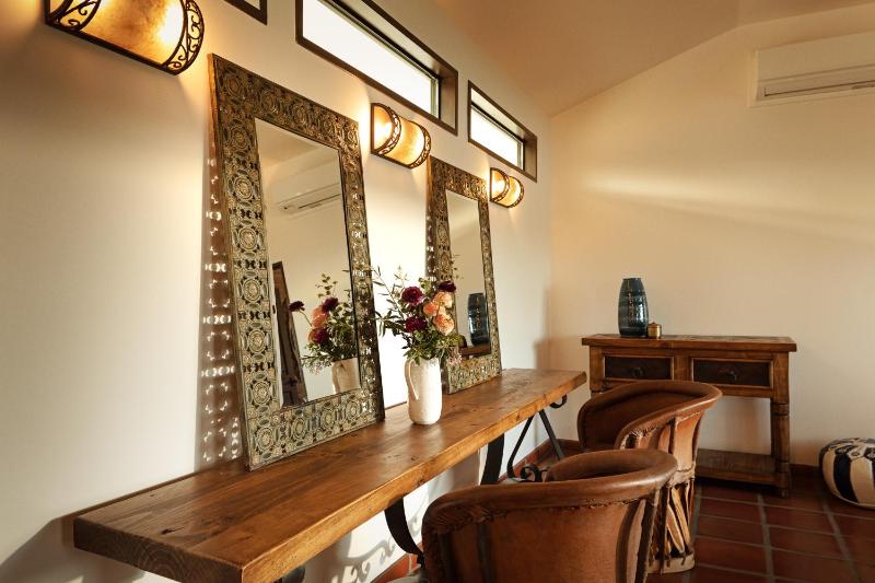 Deluxe King Suite image 3
