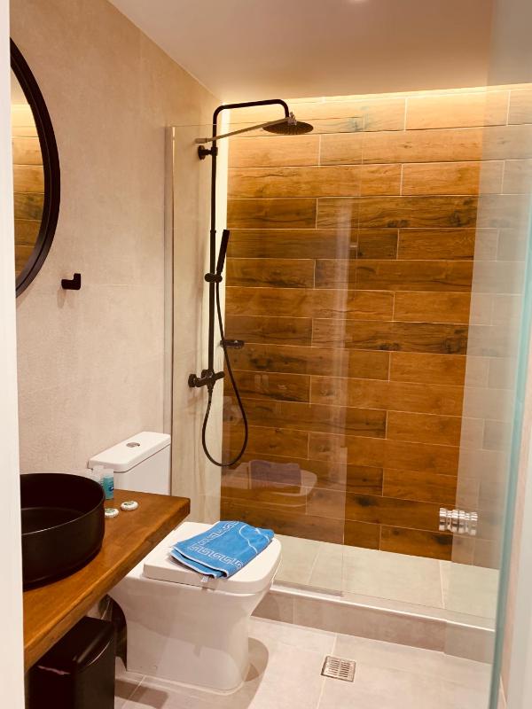 Deluxe Double Room with Garden View image 3