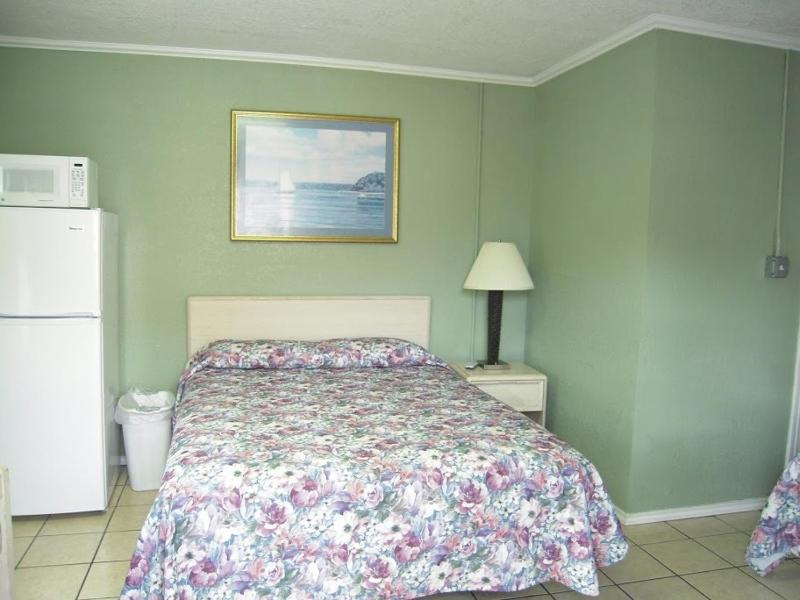 Bayfront Cottages - image 8