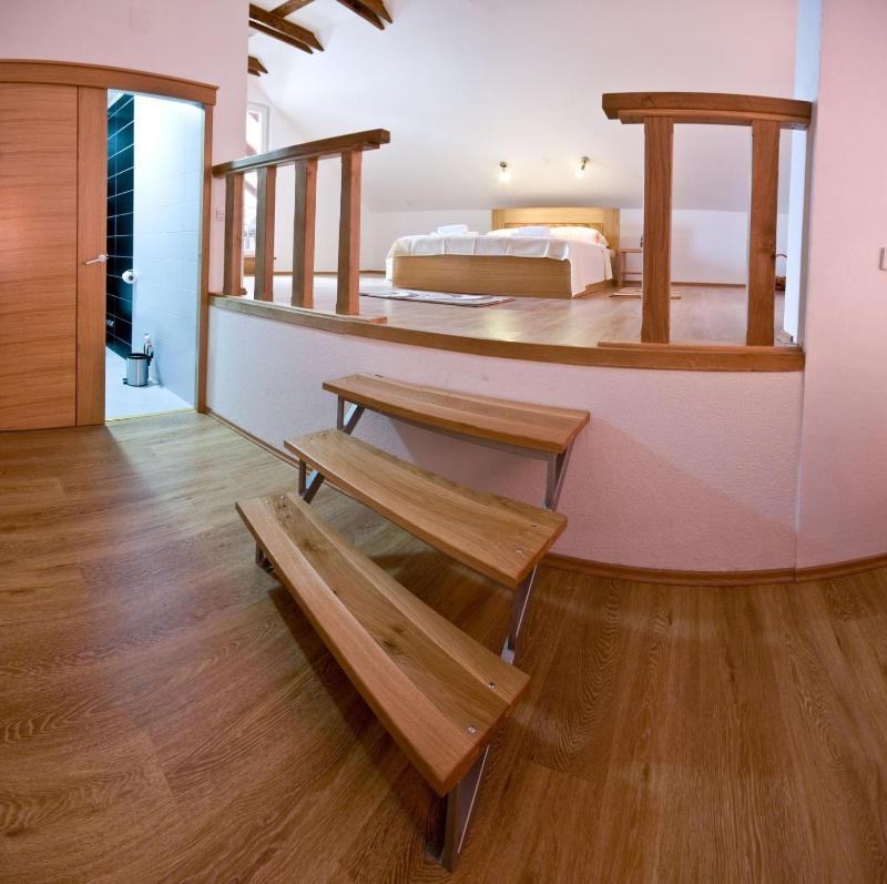 Deluxe Quadruple Room image 4