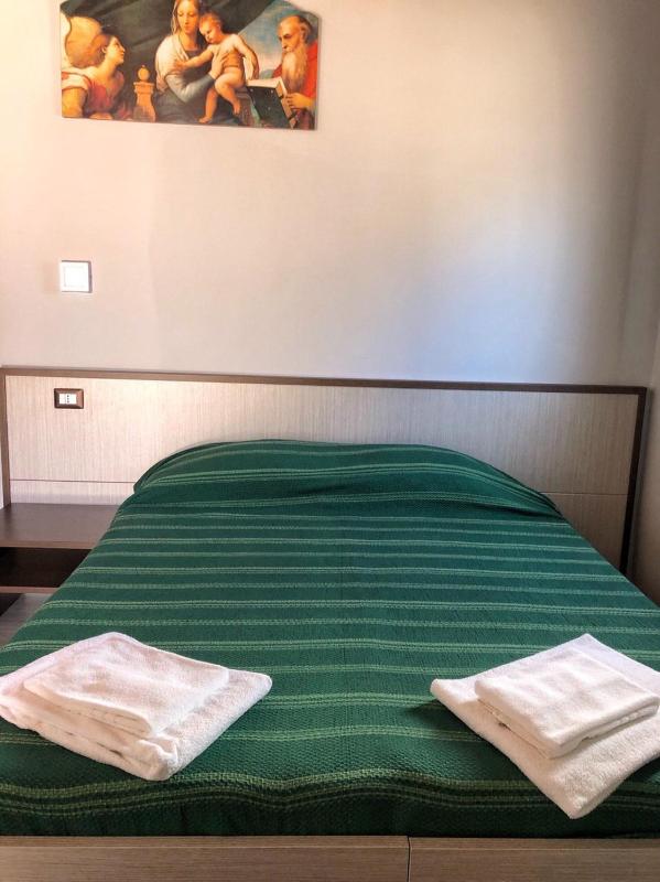 Economy Double or Twin Room image 4