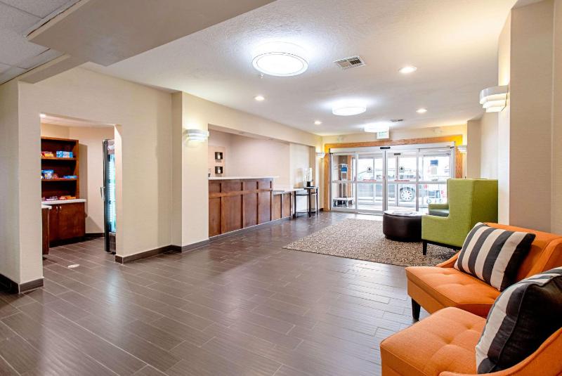 Comfort Inn & Suites Fredericksburg - image 22