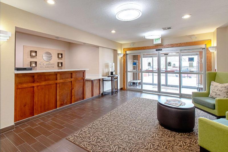 Comfort Inn & Suites Fredericksburg - image 21