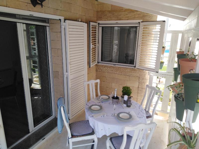 One-Bedroom Apartment with Patio image 4