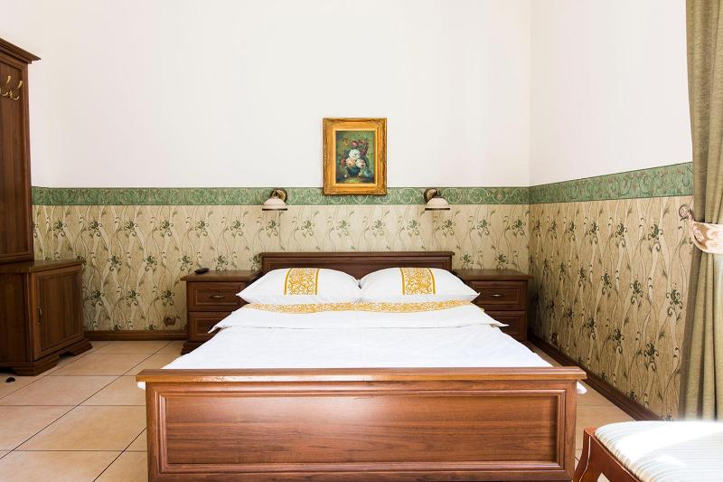 Double Room image 3
