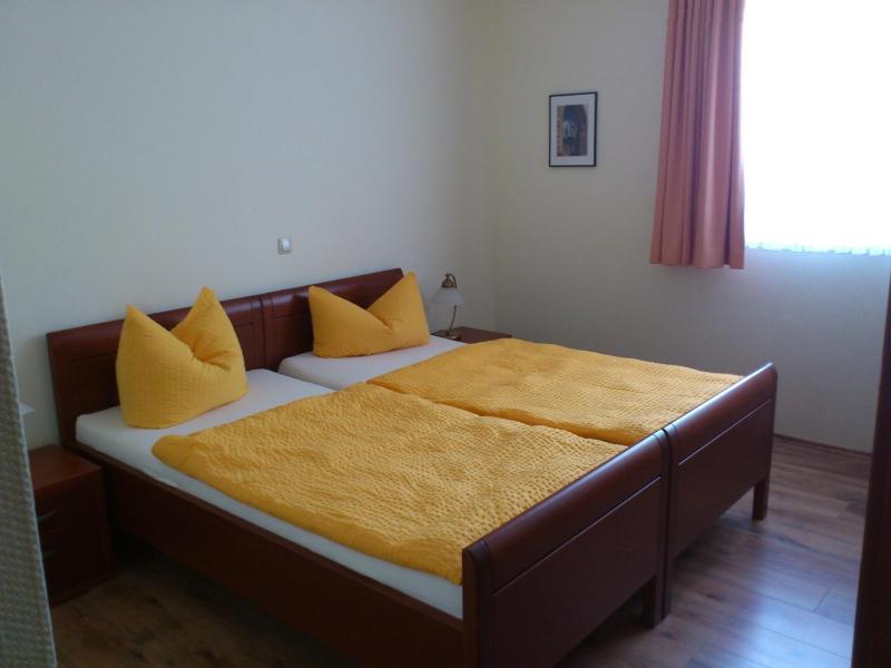Standard Double Room image 3