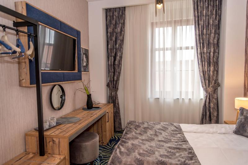 ART Hotel - image 8