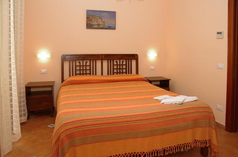 Double Room image 4
