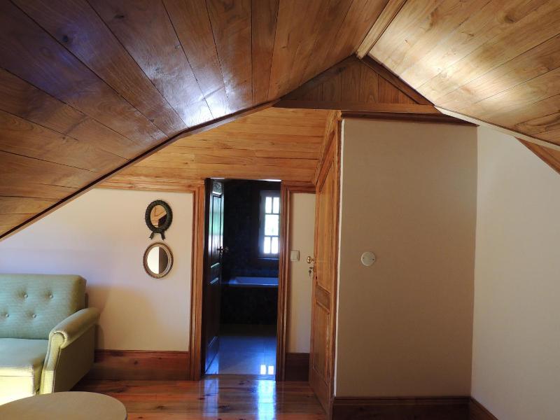 Twin Room image 3
