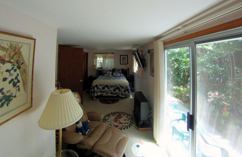 Deluxe Queen Room image 2