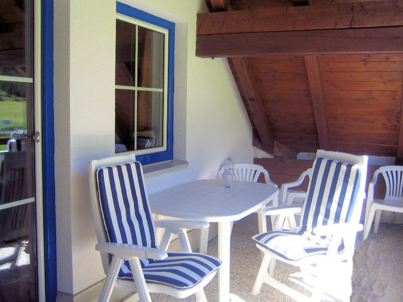 Three-Bedroom Apartment with Balcony image 4