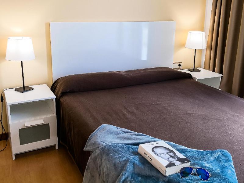 One-Bedroom Apartment (1-4 Adults) image 4