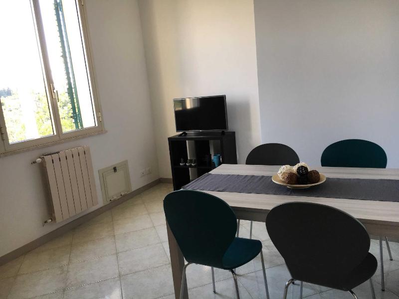 Two-Bedroom House image 4