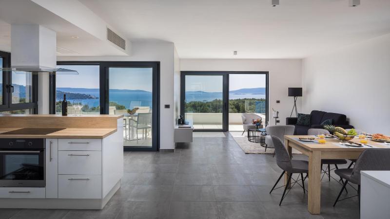 Penthouse Apartment with Terrace and Sea View image 3