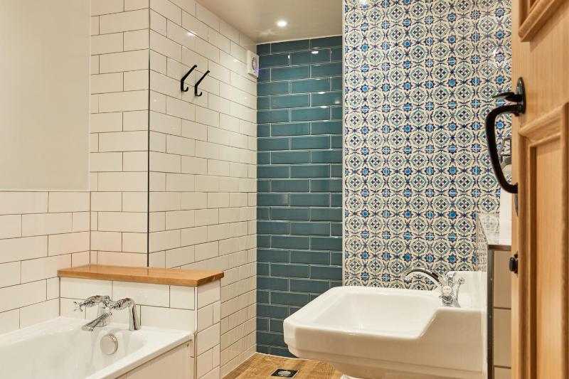 Cottage with Garden View image 4