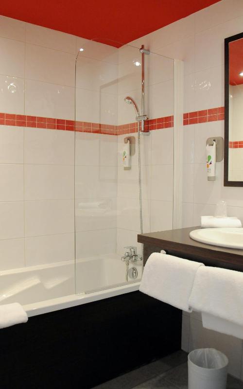 Standard Double Room image 2