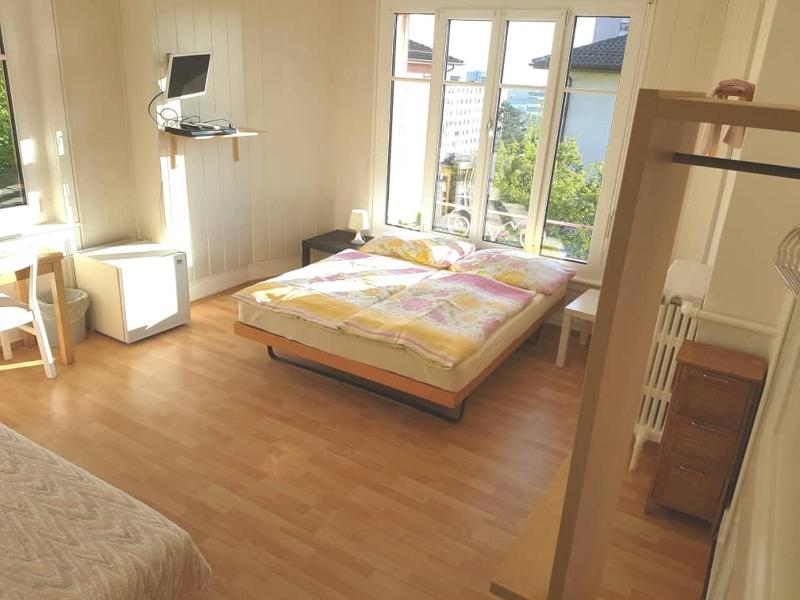 Large Double Room image 2