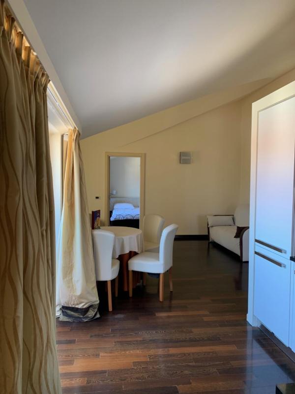 Family Suite with Balcony and Sea View image 4