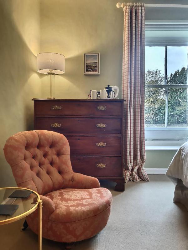 Super King or Twin Room with Shower - Dog Friendly  image 3