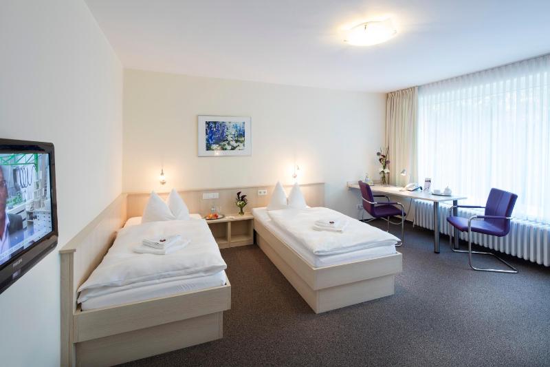 Double Room image 2