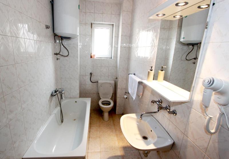 Studio Apartment image 3