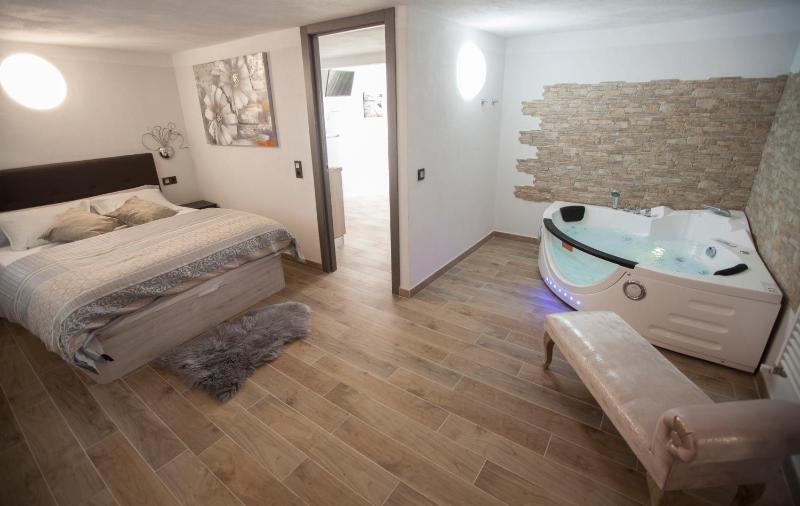 Apartment image 2
