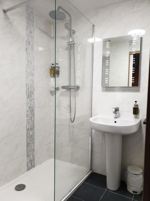 Twin Room image 1