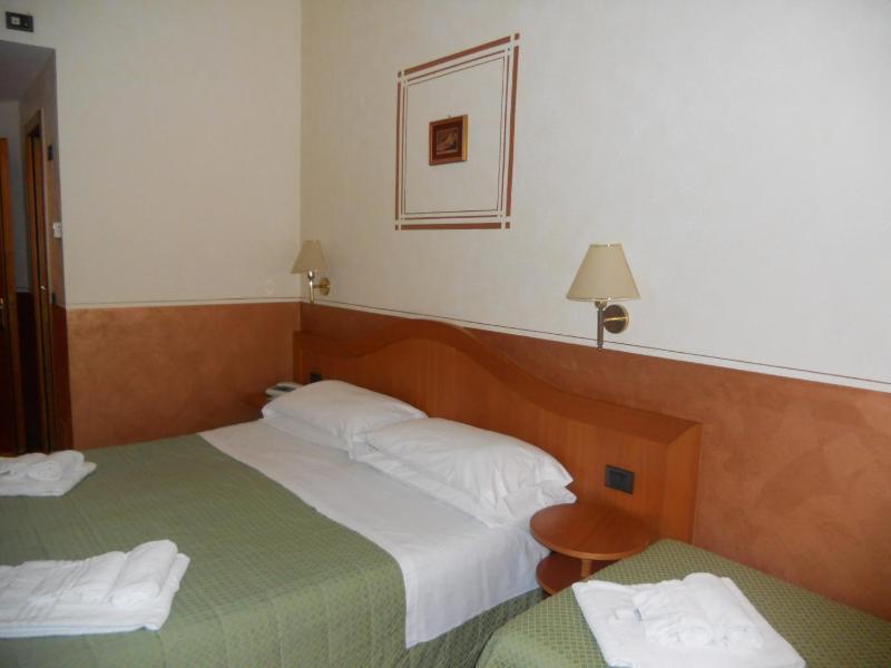 Triple Room image 3