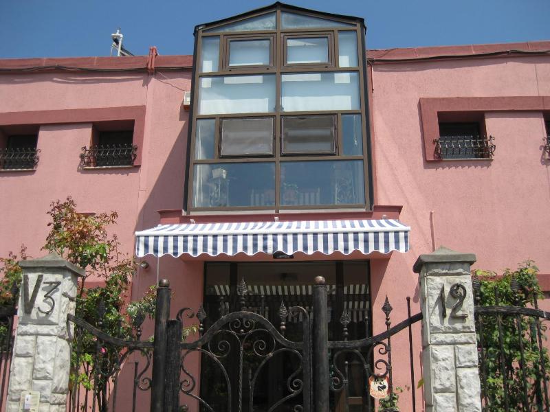 V3 Villa - image 17