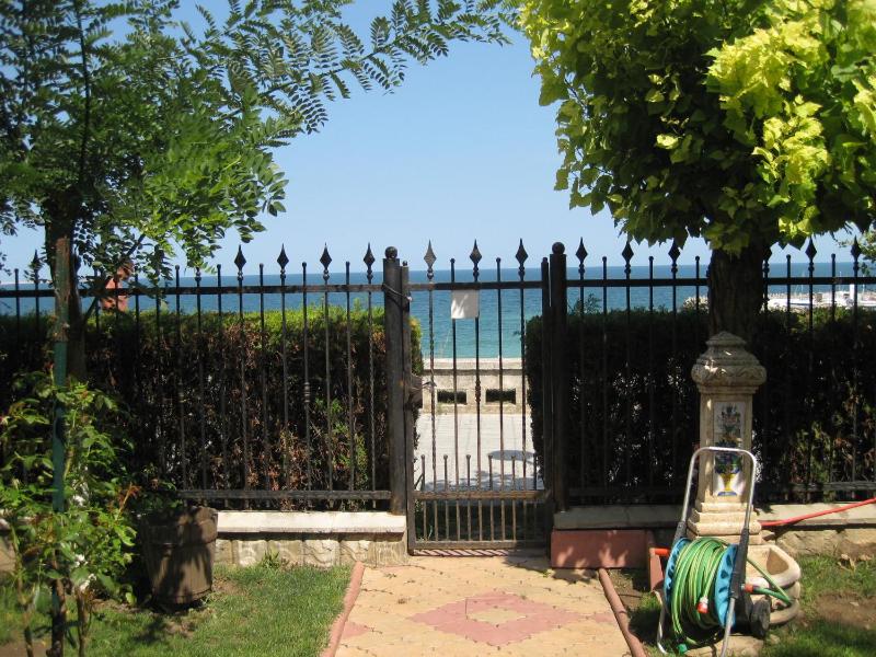 V3 Villa - image 20