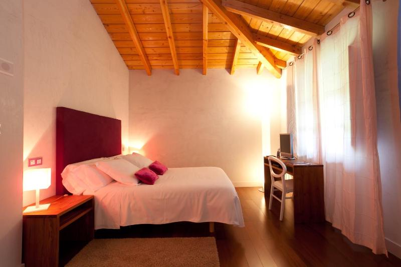 Standard Double Room image 2