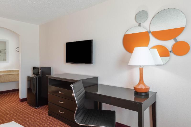 Double Room with Two Double Beds - Non-Smoking image 2