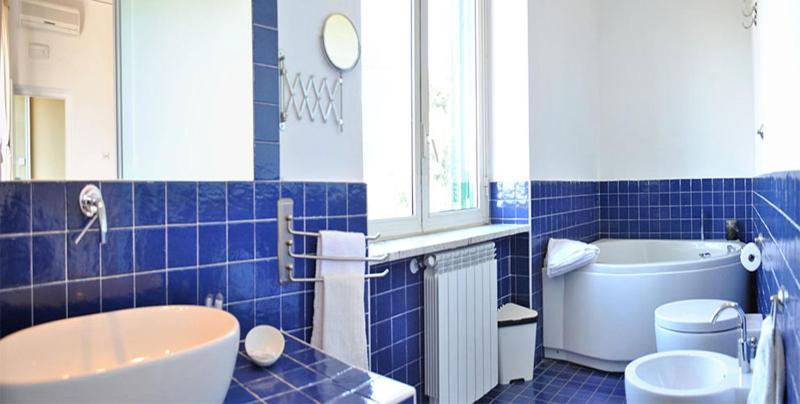 Double or Twin Room image 4