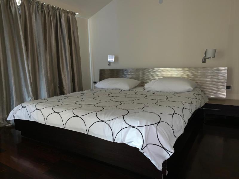 Family Suite with Balcony and Sea View image 3