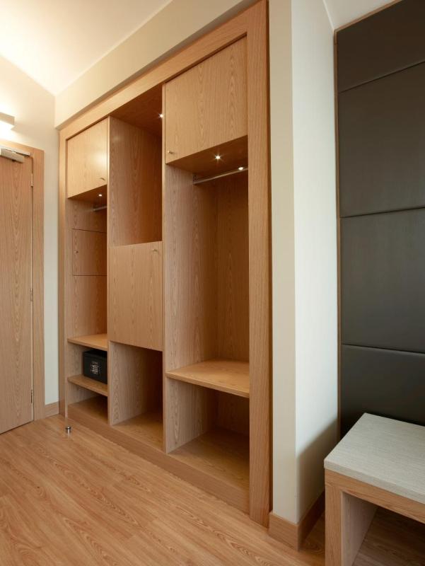 Twin Room image 4
