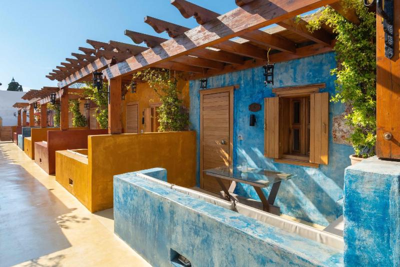 Deluxe Stone Room image 2