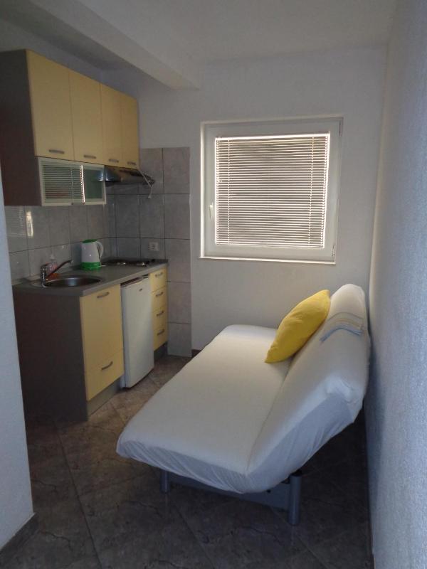 One-Bedroom Apartment image 3