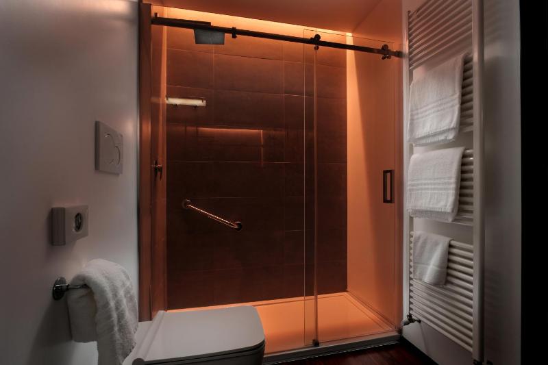 Superior Suite image 1