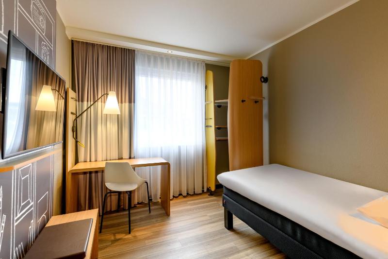 Standard Room with 1 Single Bed image 3