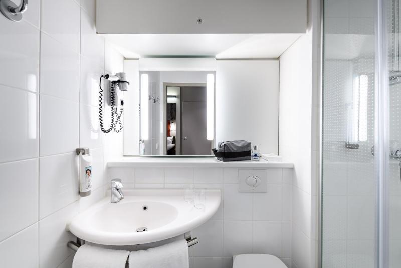 Standard Room with 1 Single Bed image 2