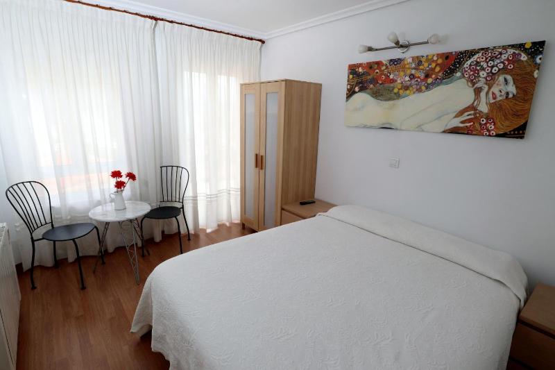 Double Room image 4