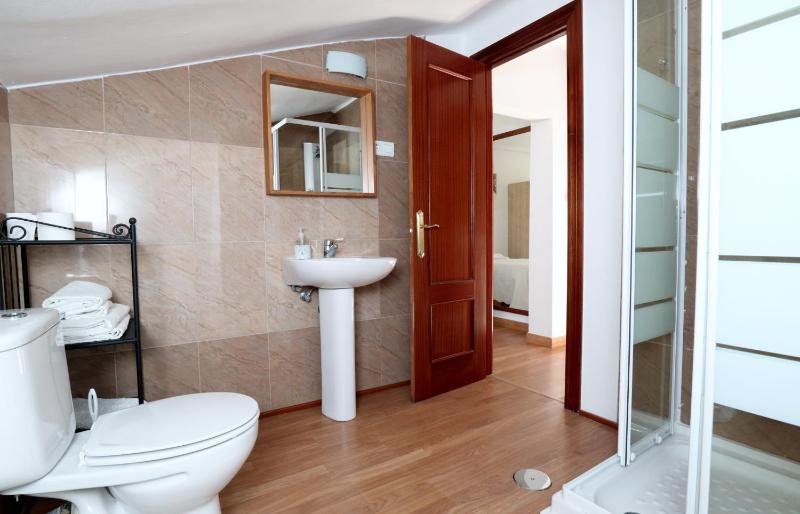 Double Room image 2