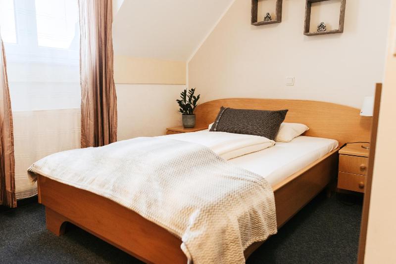Single Room image 3